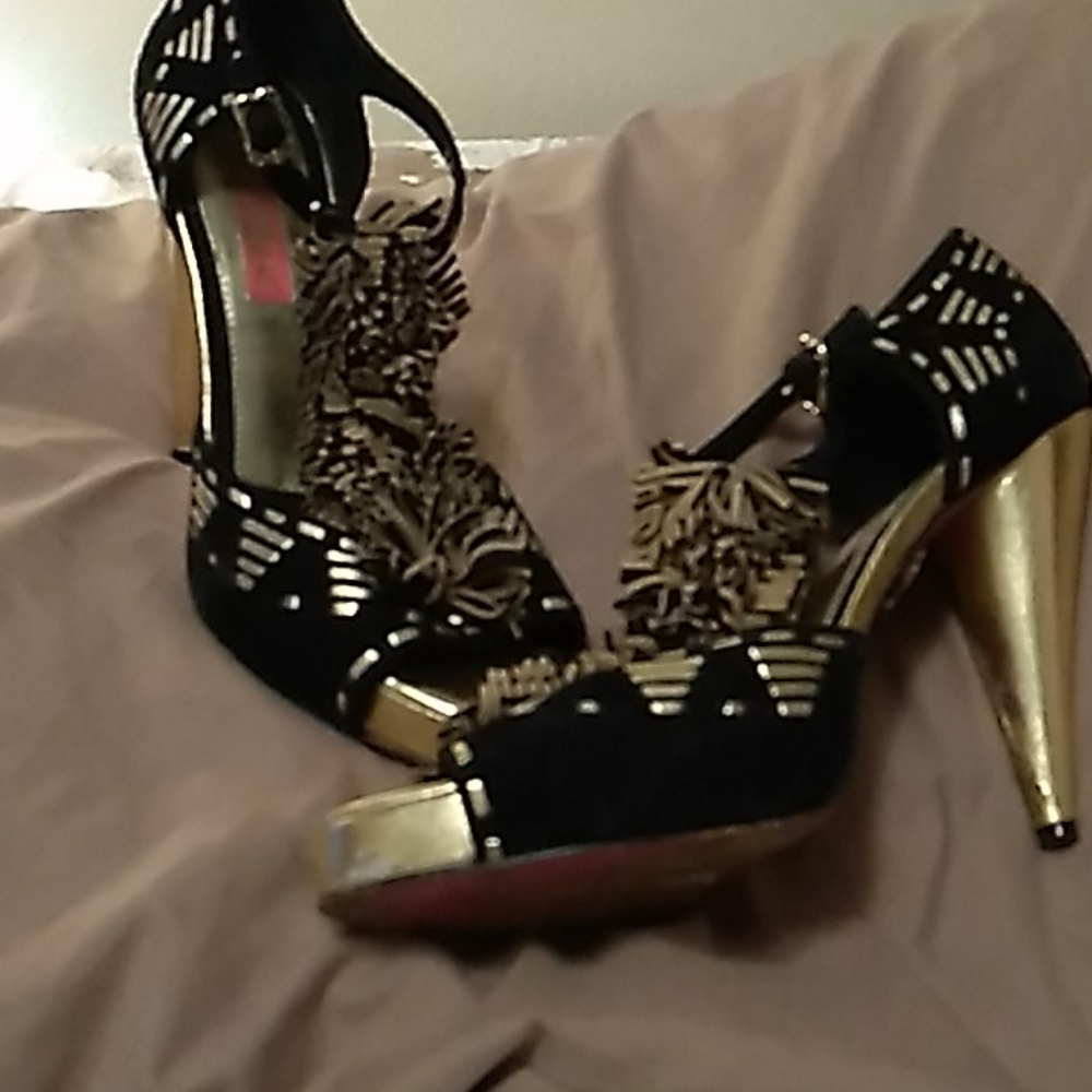 BETSEY JOHNSON STELLETTOS
